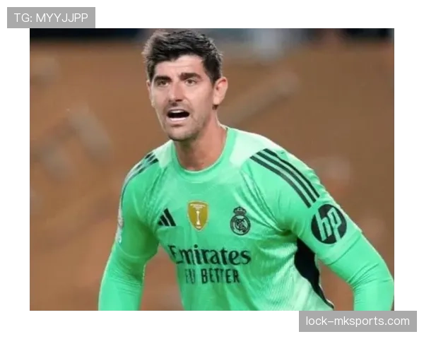 库尔图瓦扑救成功率提升,助力球队迎来胜利新高峰 库尔图瓦扑救成功率提升,助力球队迎来胜利新高峰