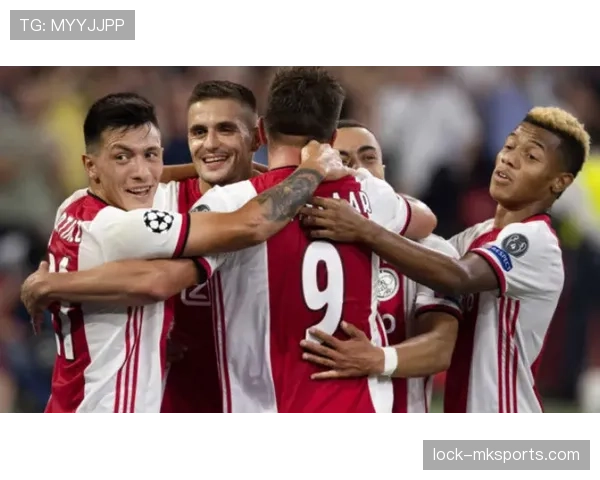 库杜斯：从北西兰新星到阿贾克斯王牌的生涯阶段解析